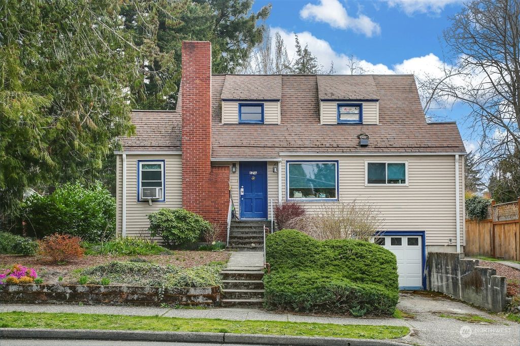 Photo of 6214 40th Avenue NE, Seattle, WA 98115 (MLS # 2046237)