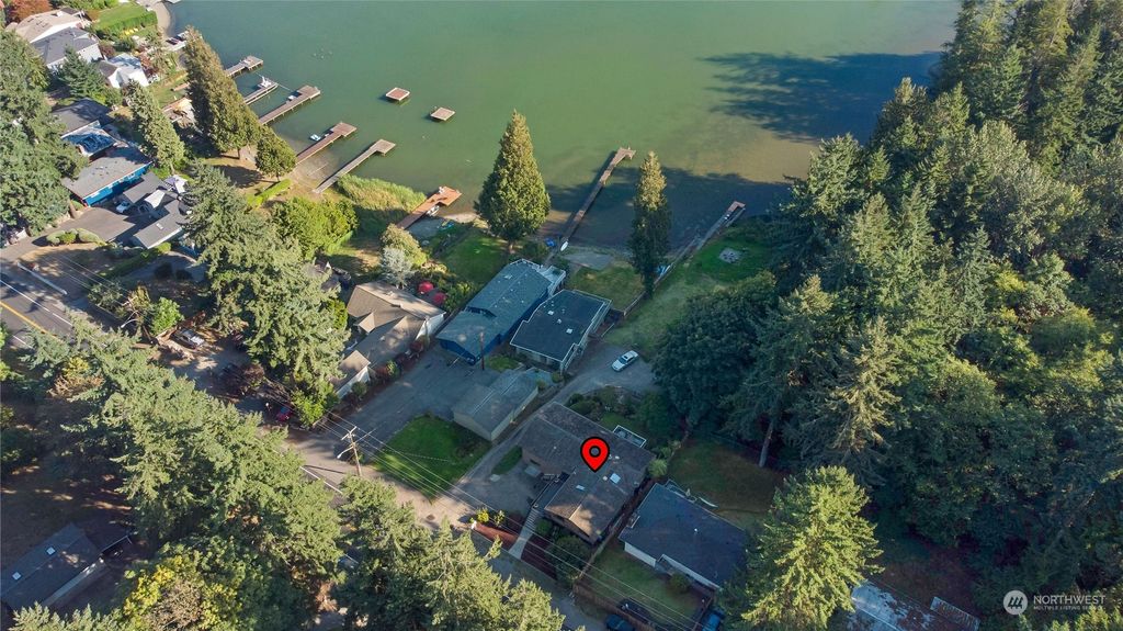 Photo of 2013 S 304th Street, Federal Way, WA 98003 (MLS # 2155575)