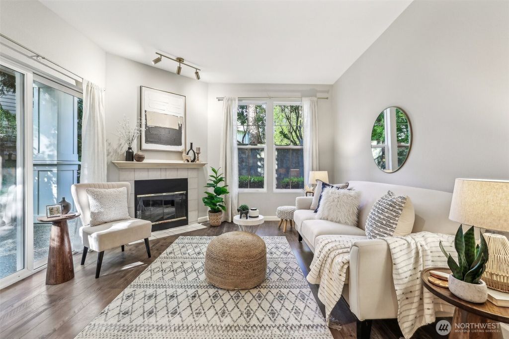 Photo of 2074 Newport Way NW #10-1, Issaquah, WA 98027 (MLS # 2369685)