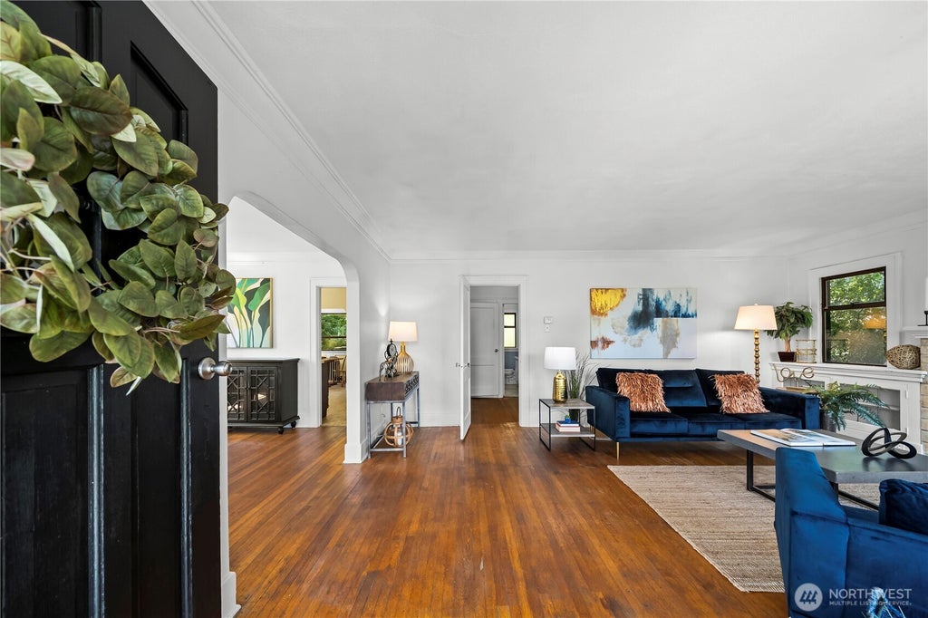 Photo of 319 29th Avenue, Seattle, WA 98122 (MLS # 2527126)