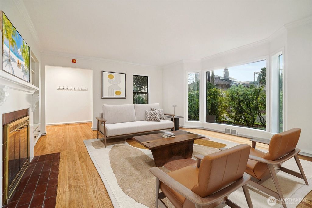 Photo of 1114 2nd Avenue N, Seattle, WA 98109 (MLS # 2490424)