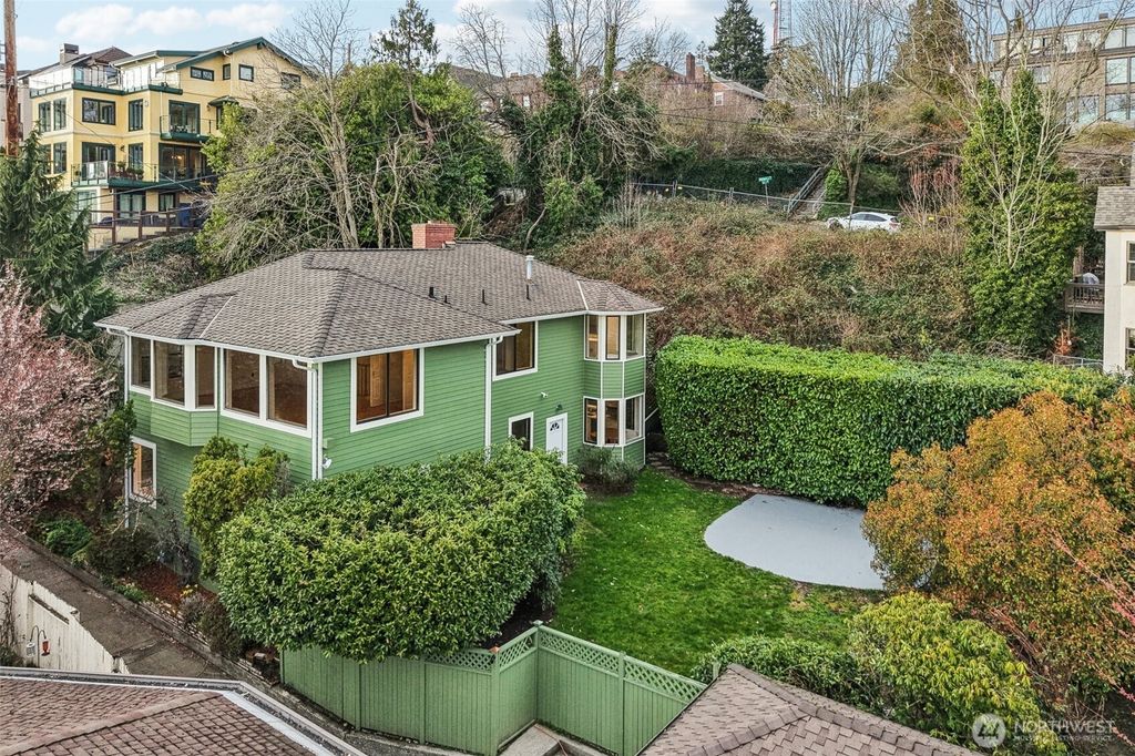 Photo of 1114 2nd Avenue N, Seattle, WA 98109 (MLS # 2490424)