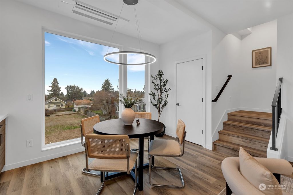listing image 9365034653976229324