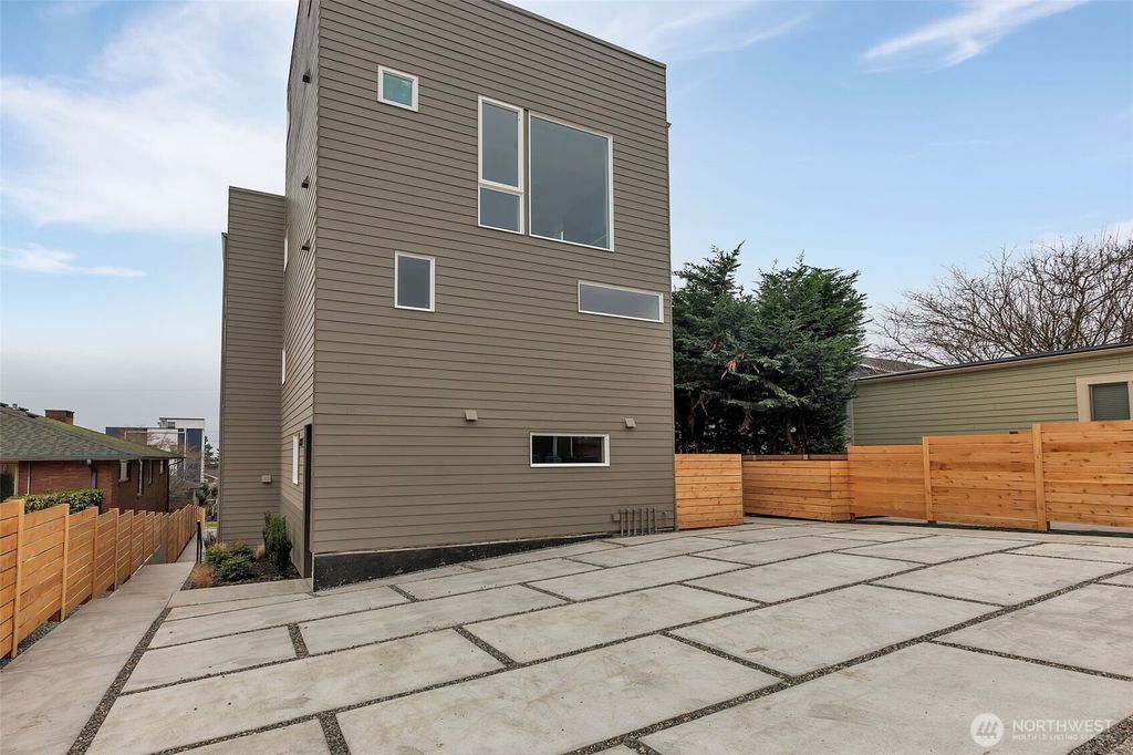 listing image 9364039857174578564