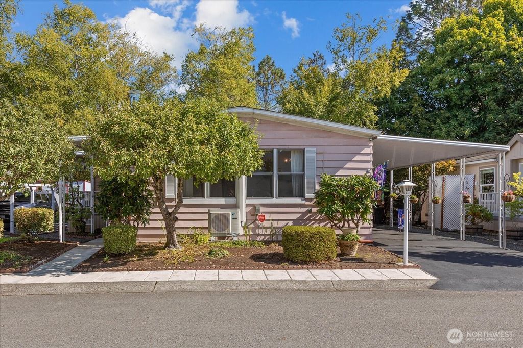 Photo of 815 124th St St SW #133, Everett, WA 98204 (MLS # 2438674)