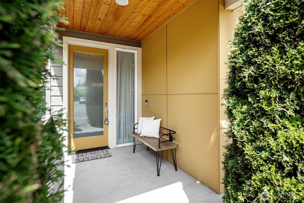 Photo of 938 SW 97th Street, Seattle, WA 98106 (MLS # 2378906)