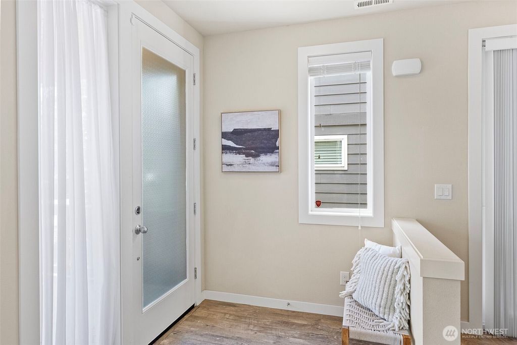 Photo of 938 SW 97th Street, Seattle, WA 98106 (MLS # 2378906)