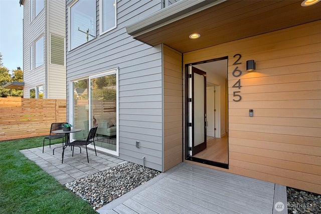2647 Walnut Avenue SW B #B, Seattle