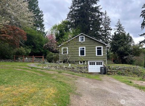 Photo of 2100 Phinney Bay Drive, Bremerton, WA 98312 (MLS # 2521942)