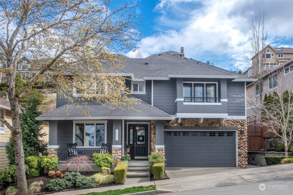 Photo of 1672 28th Avenue NE, Issaquah, WA 98029 (MLS # 2052647)