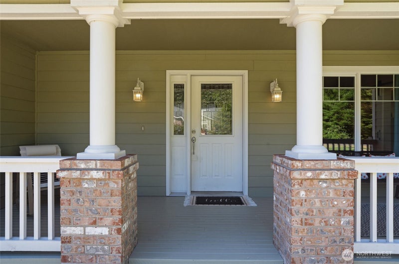 895 NW Pioneer Hill Road