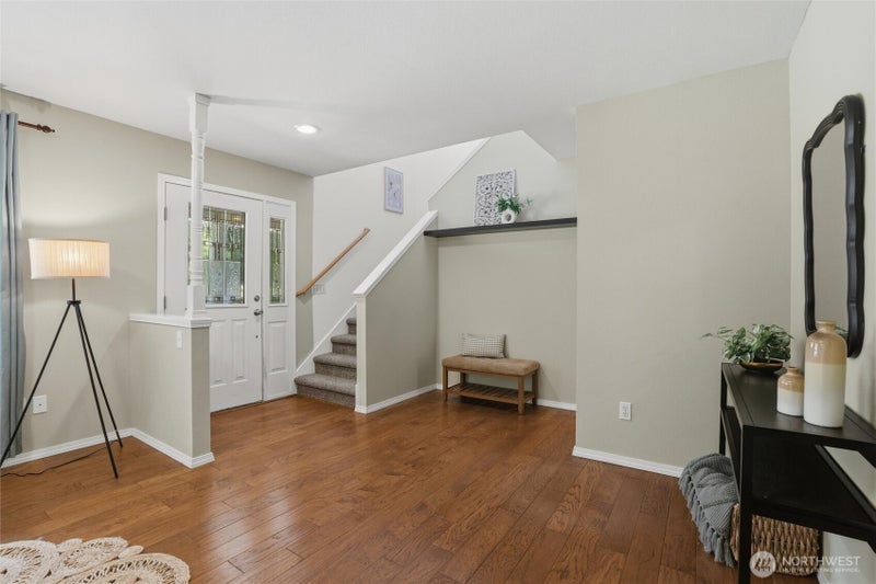 895 NW Pioneer Hill Road