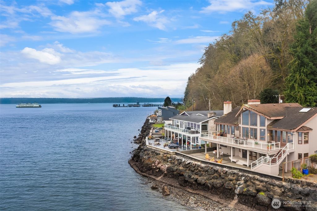 Photo of 10885 Point Vashon Drive SW, Vashon, WA 98070 (MLS # 2493296)
