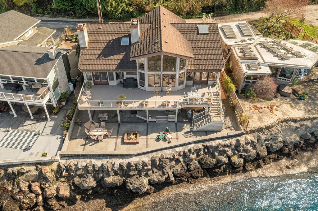 Photo of 10885 Point Vashon Drive SW, Vashon, WA 98070 (MLS # 2493296)