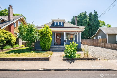 Photo of 709 W Fourth Plain Boulevard, Vancouver, WA 98660 (MLS # 2552725)