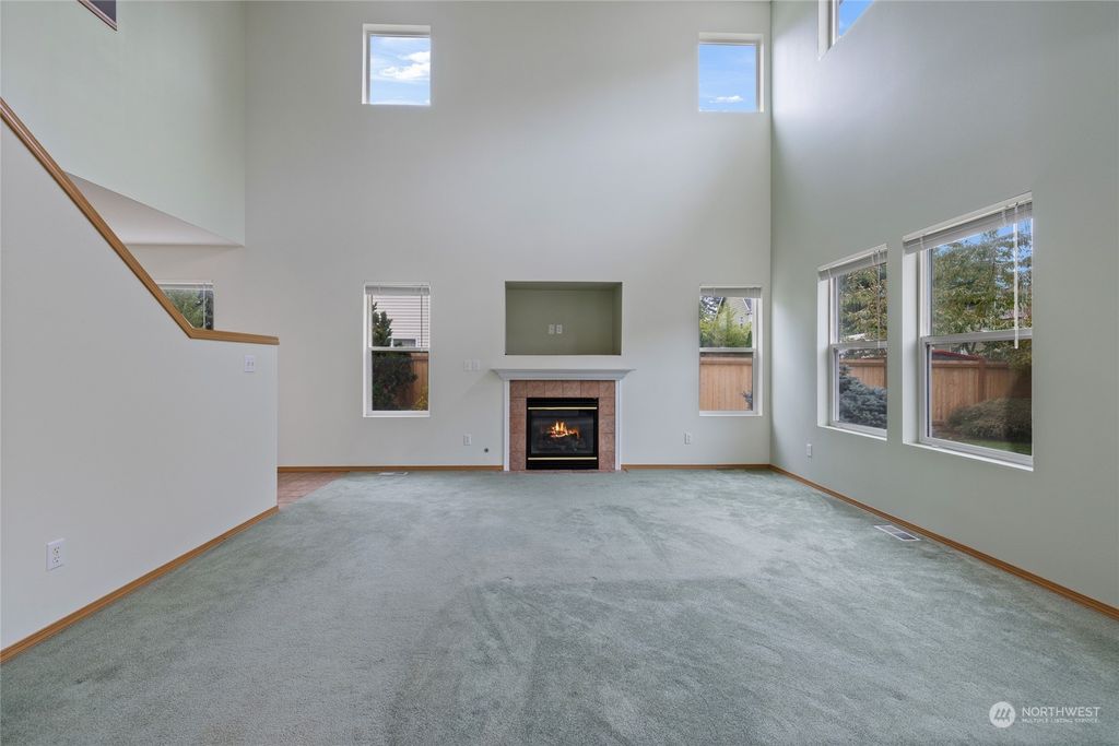 listing image 9364359662218643327