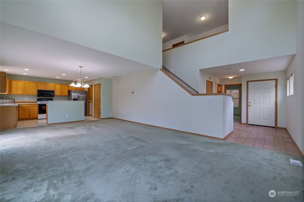listing image 9367708934370599336