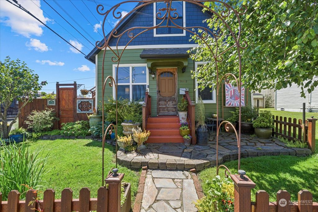 Photo of 3012 23rd Street, Everett, WA 98201 (MLS # 2254564)