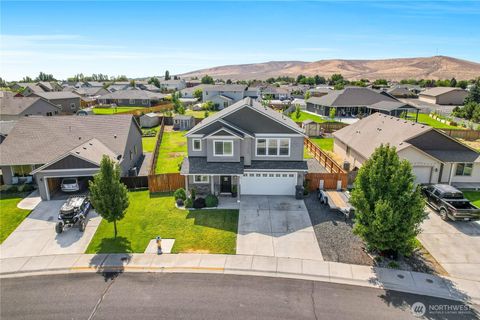 Photo of 35 Parkside Loop, Ephrata, WA 98823 (MLS # 2415803)