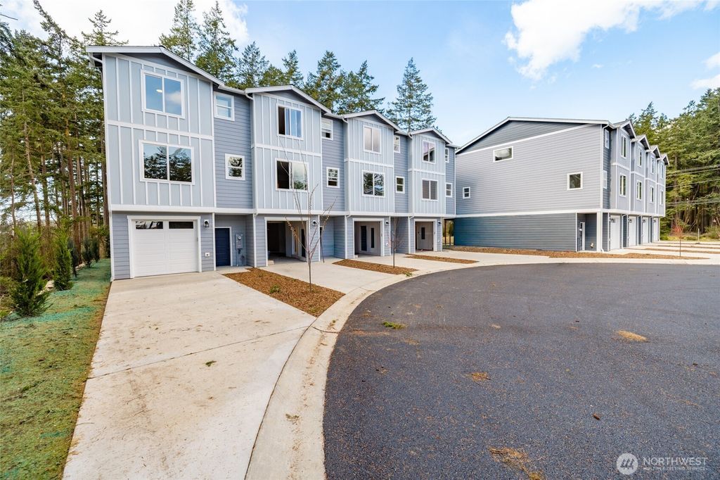 Photo of 945 NW Heller Street #C2, Oak Harbor, WA 98277 (MLS # 2502158)