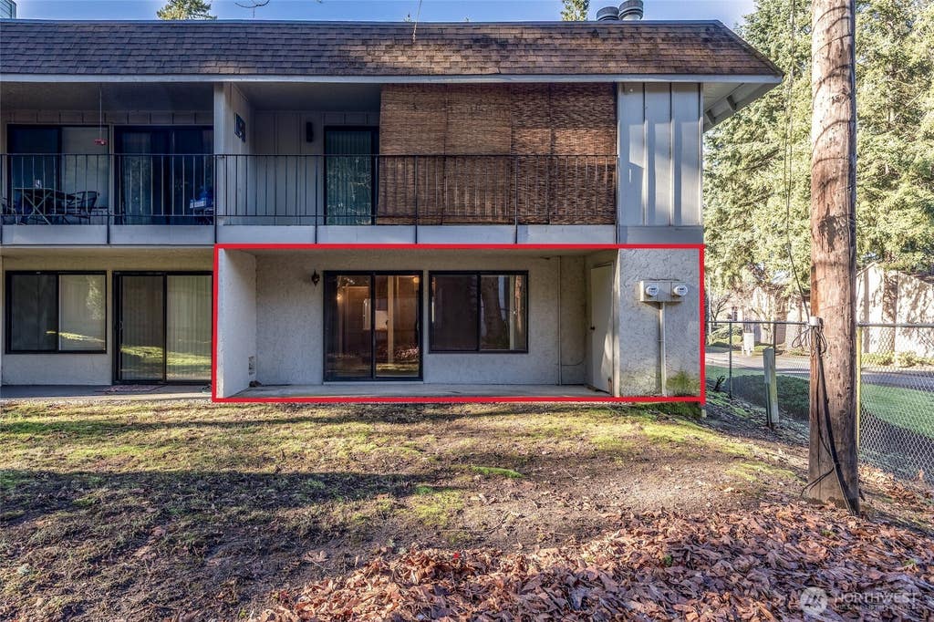 Photo of 12528 NE 117th Place #E1, Kirkland, WA 98034 (MLS # 2562212)