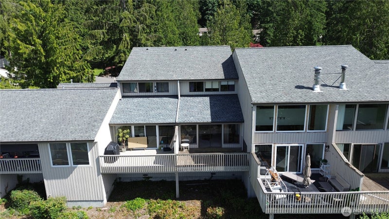 1 Lake Louise Drive 31