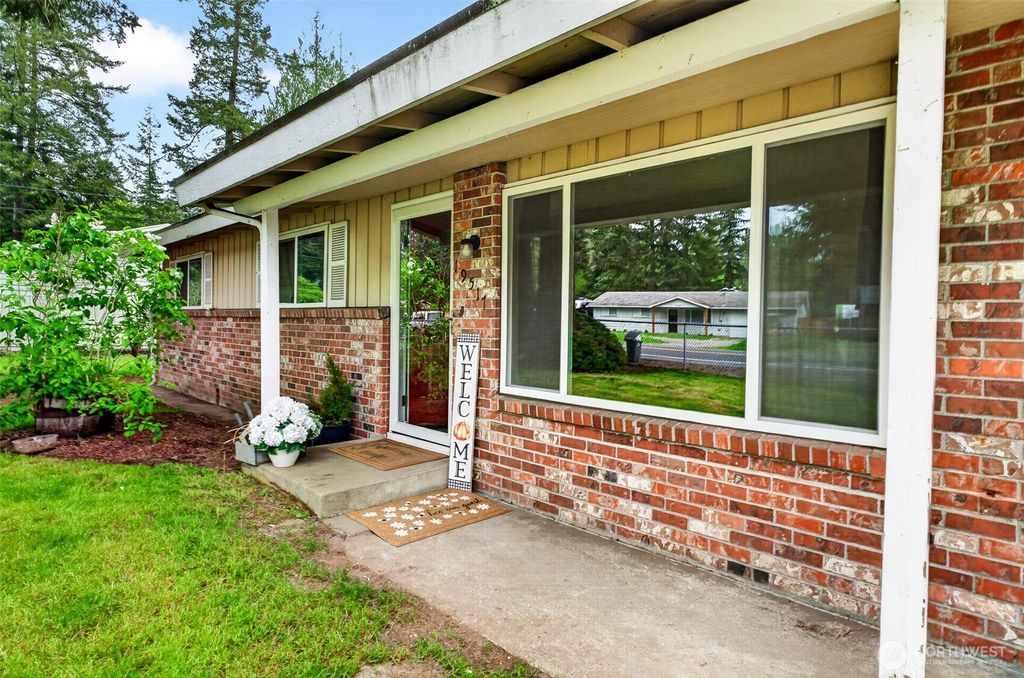 Photo of 19517 SE Covington Sawyer RD, Kent, WA 98042 (MLS # 2521446)