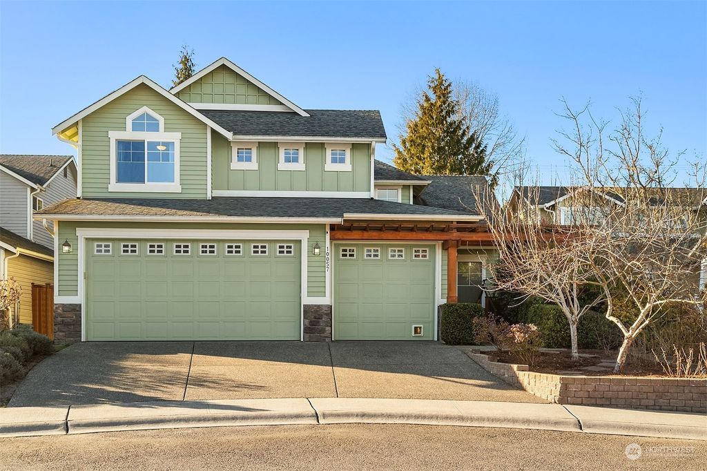 Photo of 10057 NE 142nd Place, Kirkland, WA 98034 (MLS # 2325449)