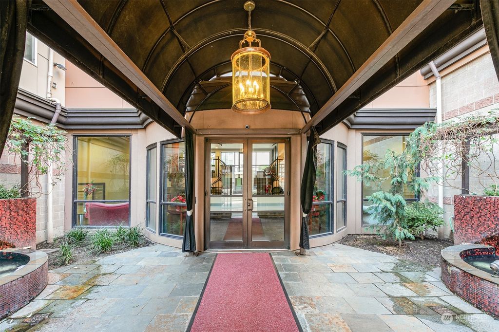 Photo of 323 Queen Anne Avenue N #511, Seattle, WA 98109 (MLS # 2029237)