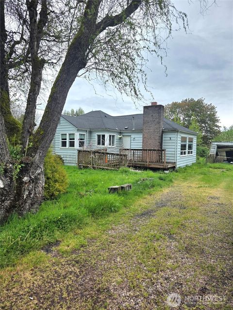 Photo of 2244 32 Avenue, Longview, WA 98632 (MLS # 2513079)