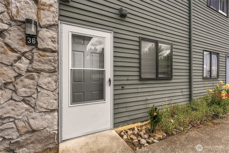 1040 S 320th Street 36