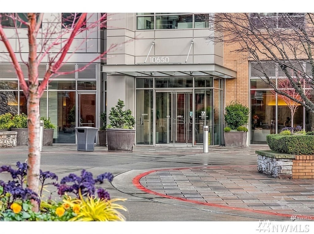 Photo of 10650 NE 9th Place #821, Bellevue, WA 98004 (MLS # 2546717)