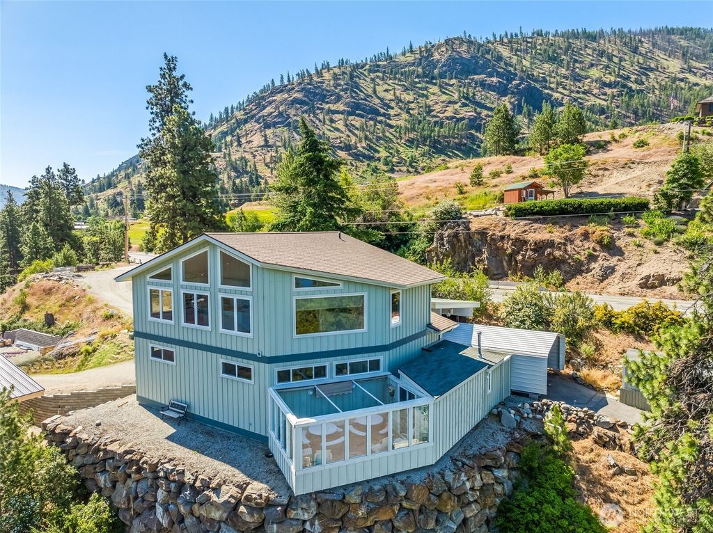 Photo of 20000 S Lakeshore Road, Chelan, WA 98816 (MLS # 2488366)