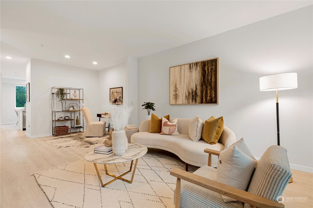 Photo of 21220 SE 42nd Ln Ln, Issaquah, WA 98029 (MLS # 2212687)