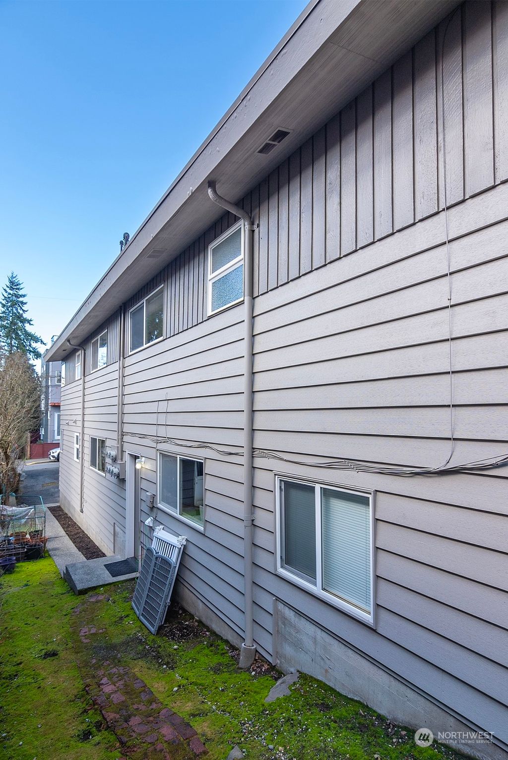 Photo of 3633 Woodlawn Avenue N, Seattle, WA 98103 (MLS # 2210198)