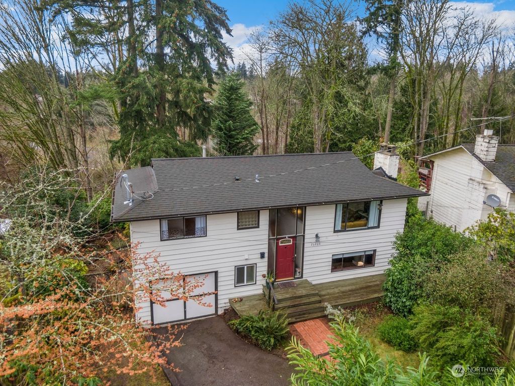 Photo of 23206 47th Avenue W, Mountlake Terrace, WA 98043 (MLS # 2028850)