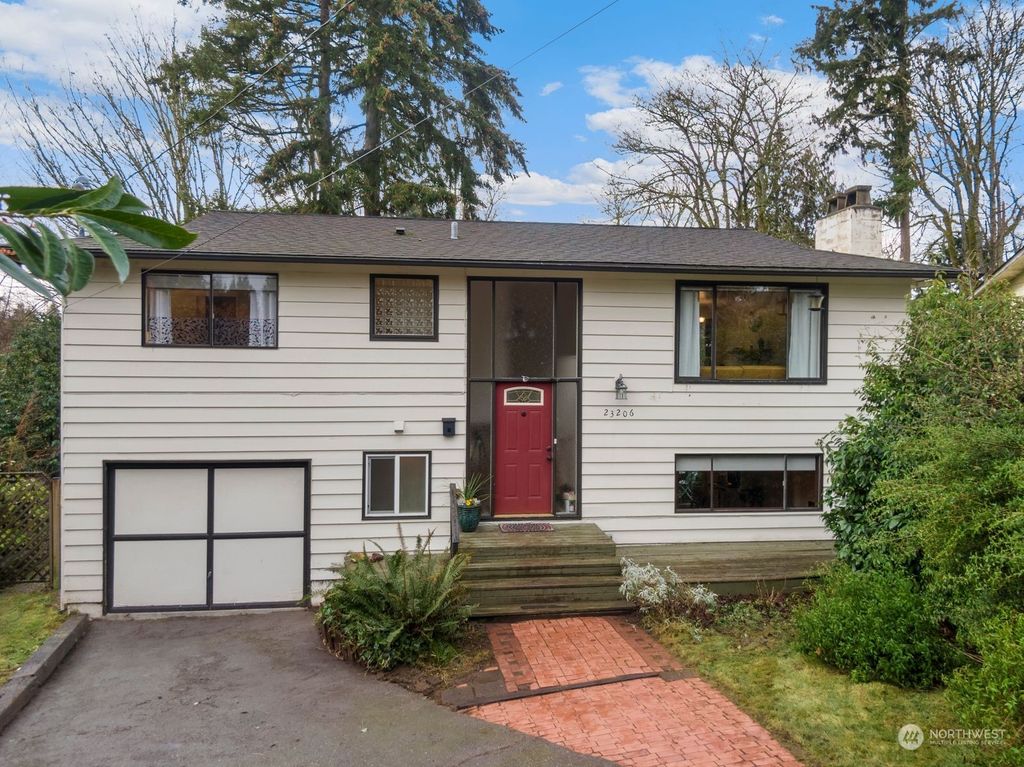 Photo of 23206 47th Avenue W, Mountlake Terrace, WA 98043 (MLS # 2028850)