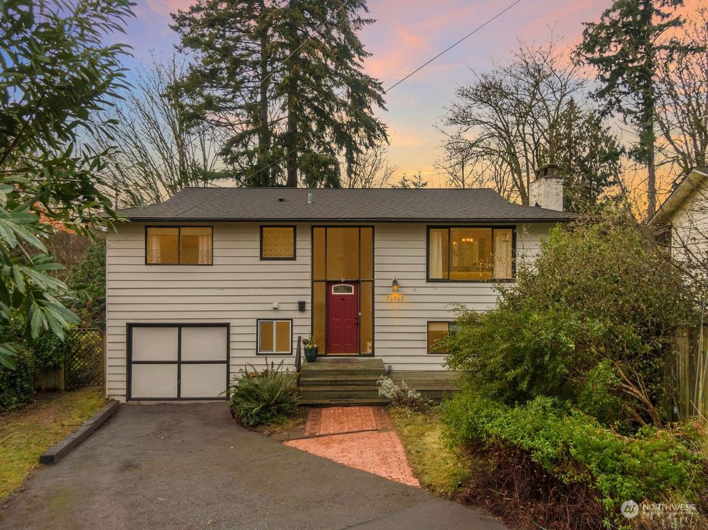 Photo of 23206 47th Avenue W, Mountlake Terrace, WA 98043 (MLS # 2028850)