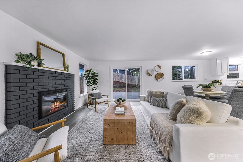 Photo of 1464 Greenville Drive, Bellingham, WA 98226 (MLS # 2461021)