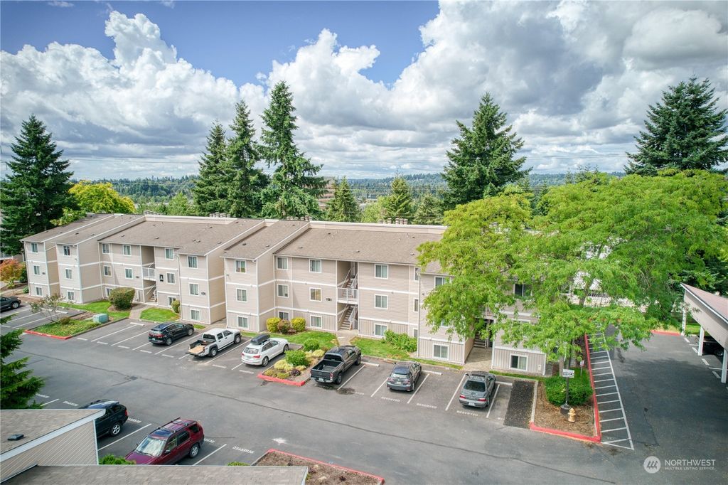 Photo of 12415 NE 130th Court #H102, Kirkland, WA 98034 (MLS # 2136800)