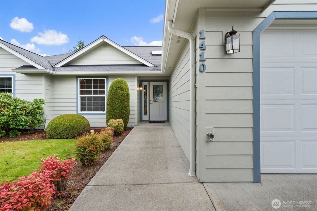 Photo of 1410 Mark Twain Drive, Centralia, WA 98531 (MLS # 2590821)