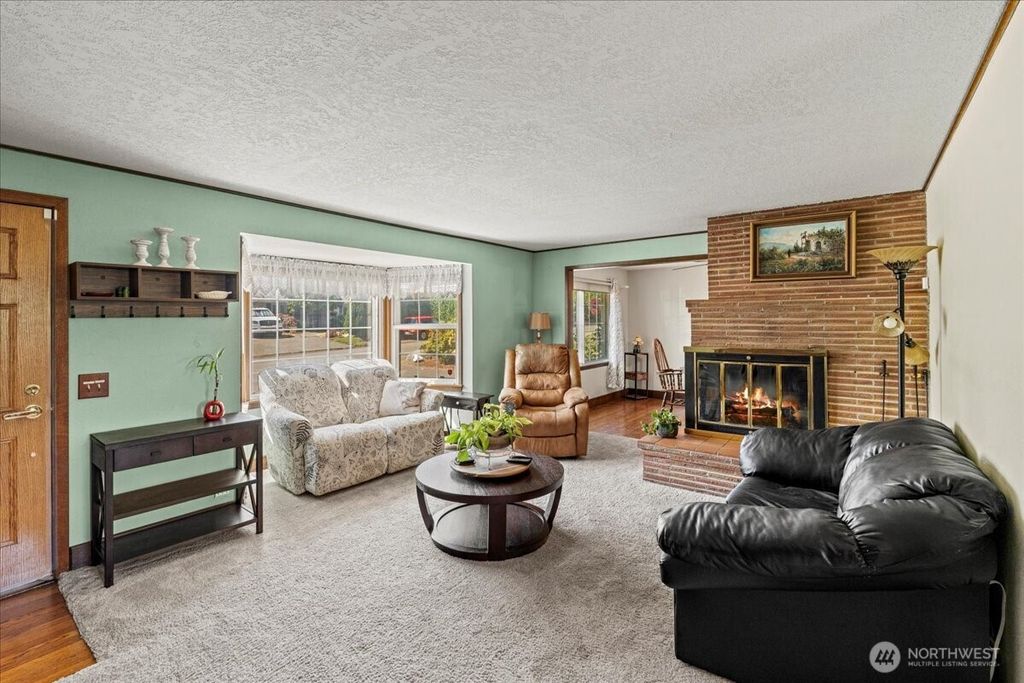 Photo of 19614 6th Avenue S, Des Moines, WA 98148 (MLS # 2415401)