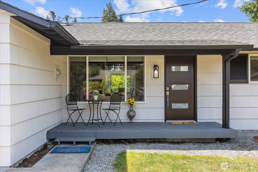 Photo of 30011 5th Avenue SW, Federal Way, WA 98023 (MLS # 2396264)