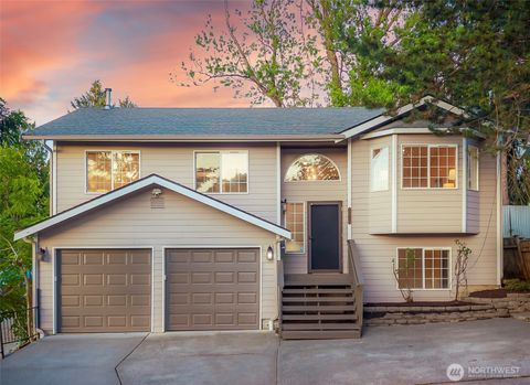 Photo of 5050 35th Avenue S, Seattle, WA 98118 (MLS # 2541439)
