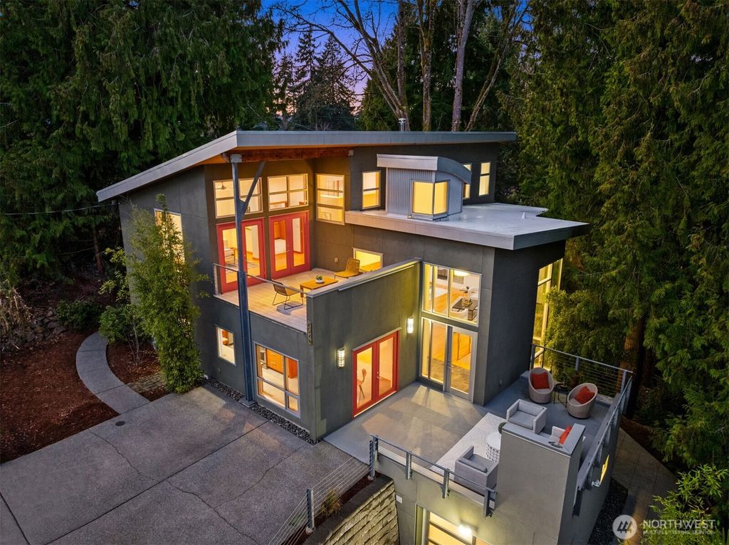 Photo of 1514 NE 103rd Street, Seattle, WA 98125 (MLS # 2477771)