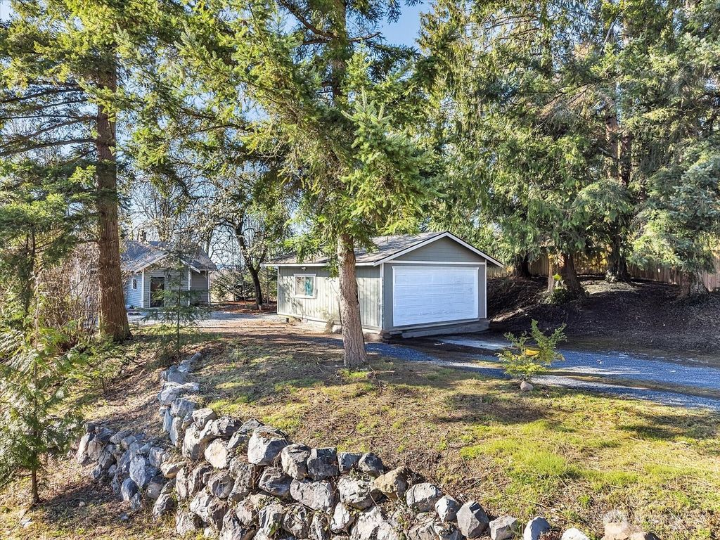 Photo of 1819 Sunnyside Boulevard, Lake Stevens, WA 98258 (MLS # 2493295)