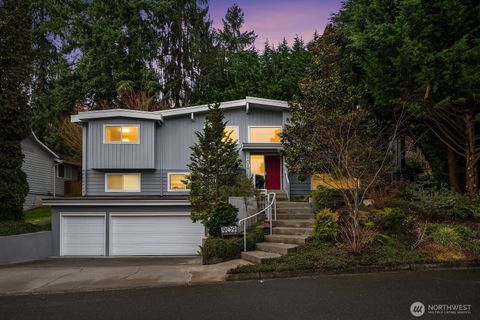 Photo of 909 110th Avenue SE, Bellevue, WA 98004 (MLS # 2481932)
