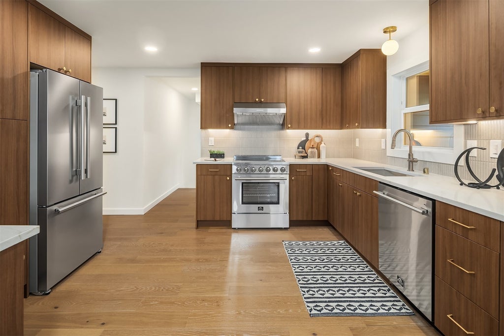 Photo of 4331 NE 57th Street, Seattle, WA 98105 (MLS # 2597173)