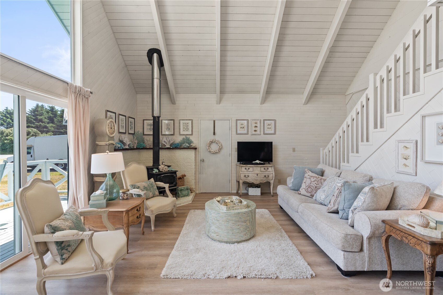 195 Ocean Shores Boulevard SW