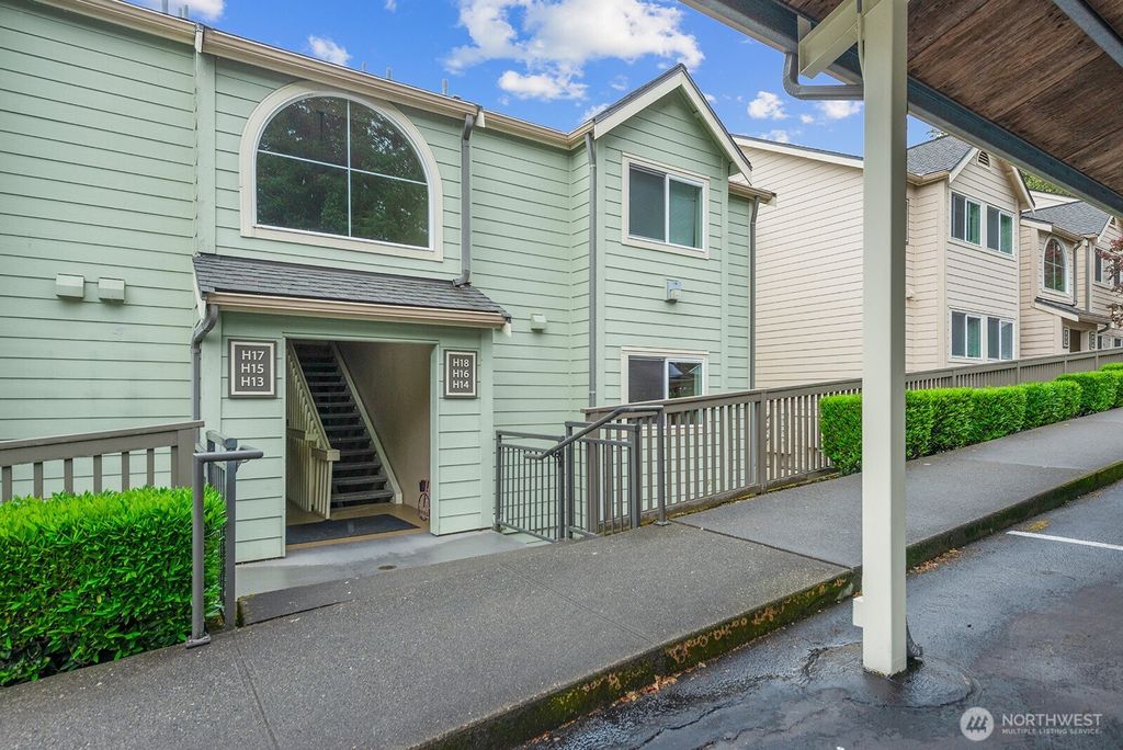 Photo of 3815 SE 131st Lane SE #H-16, Bellevue, WA 98006 (MLS # 2524455)